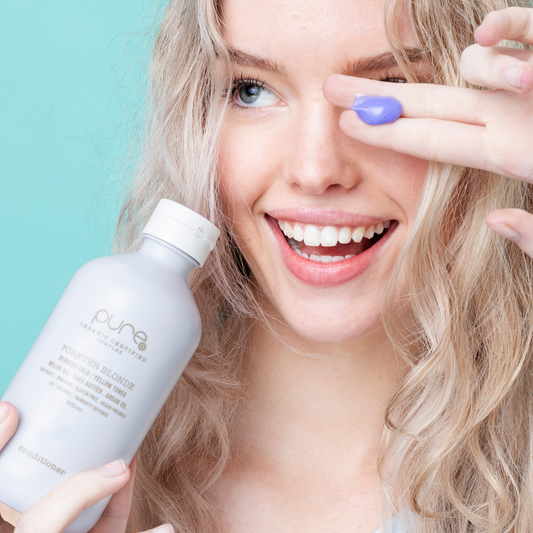 Pure Forever Blonde Conditioner 300ml - benefit and human-use image