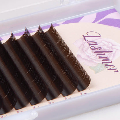 Close view of Lashmer dark brown 0.05mm lash fibres