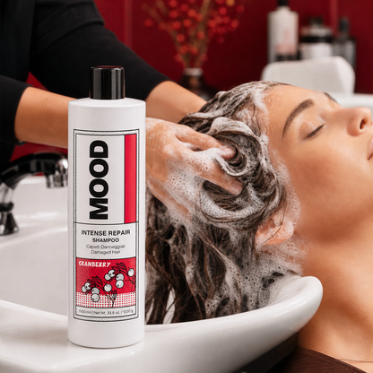 MOOD Intense Repair Shampoo 1L application