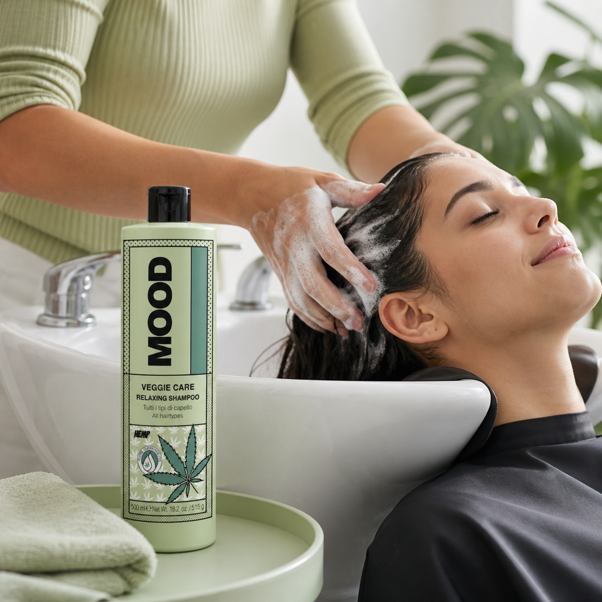 MOOD Veggie Care Shampoo 500ml – professional application