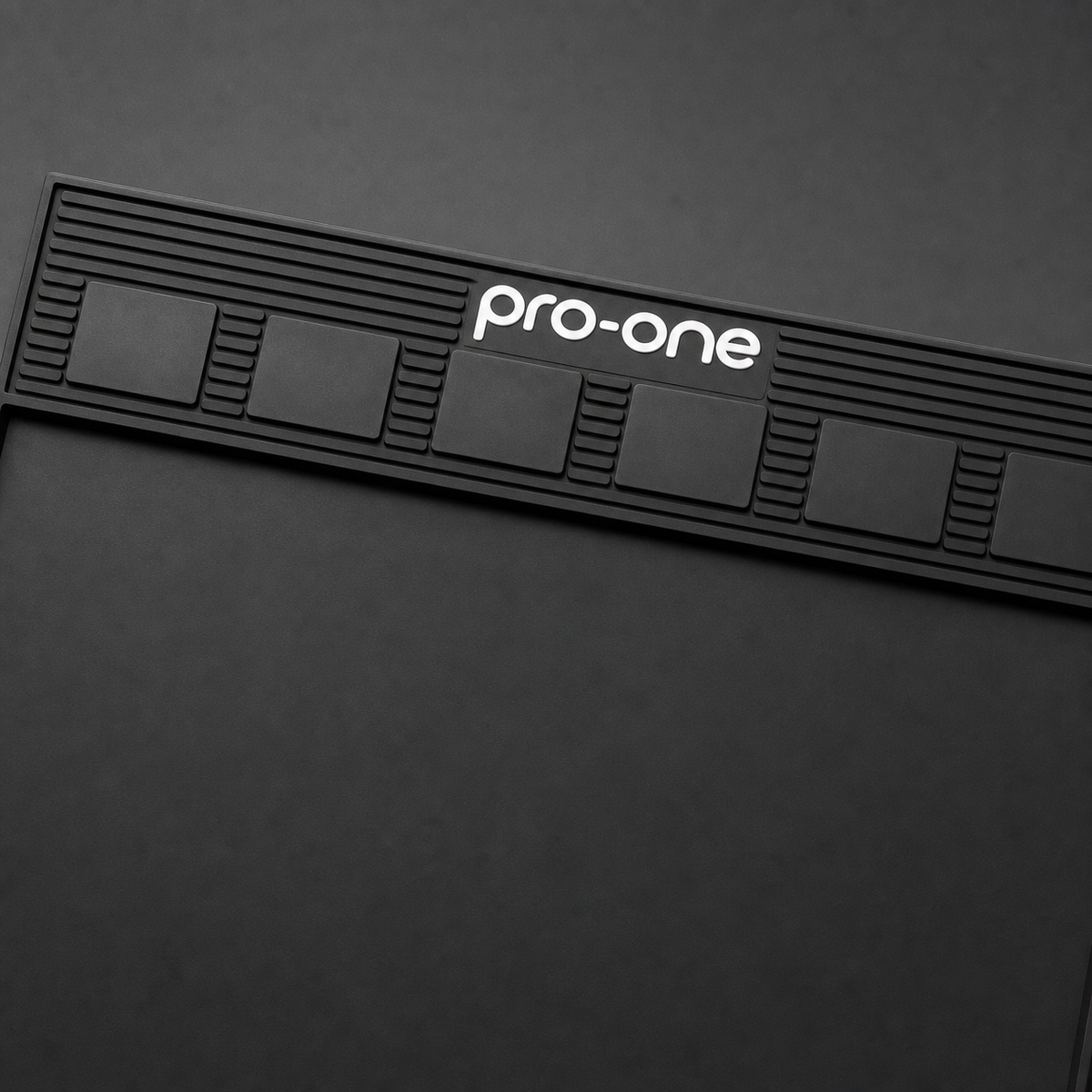 Pro-One Large Magnetic Station Mat magnetic pad detail
