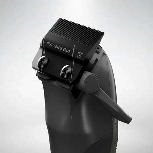 Wahl Vapor F32 Fadeout blade and metal taper lever close-up
